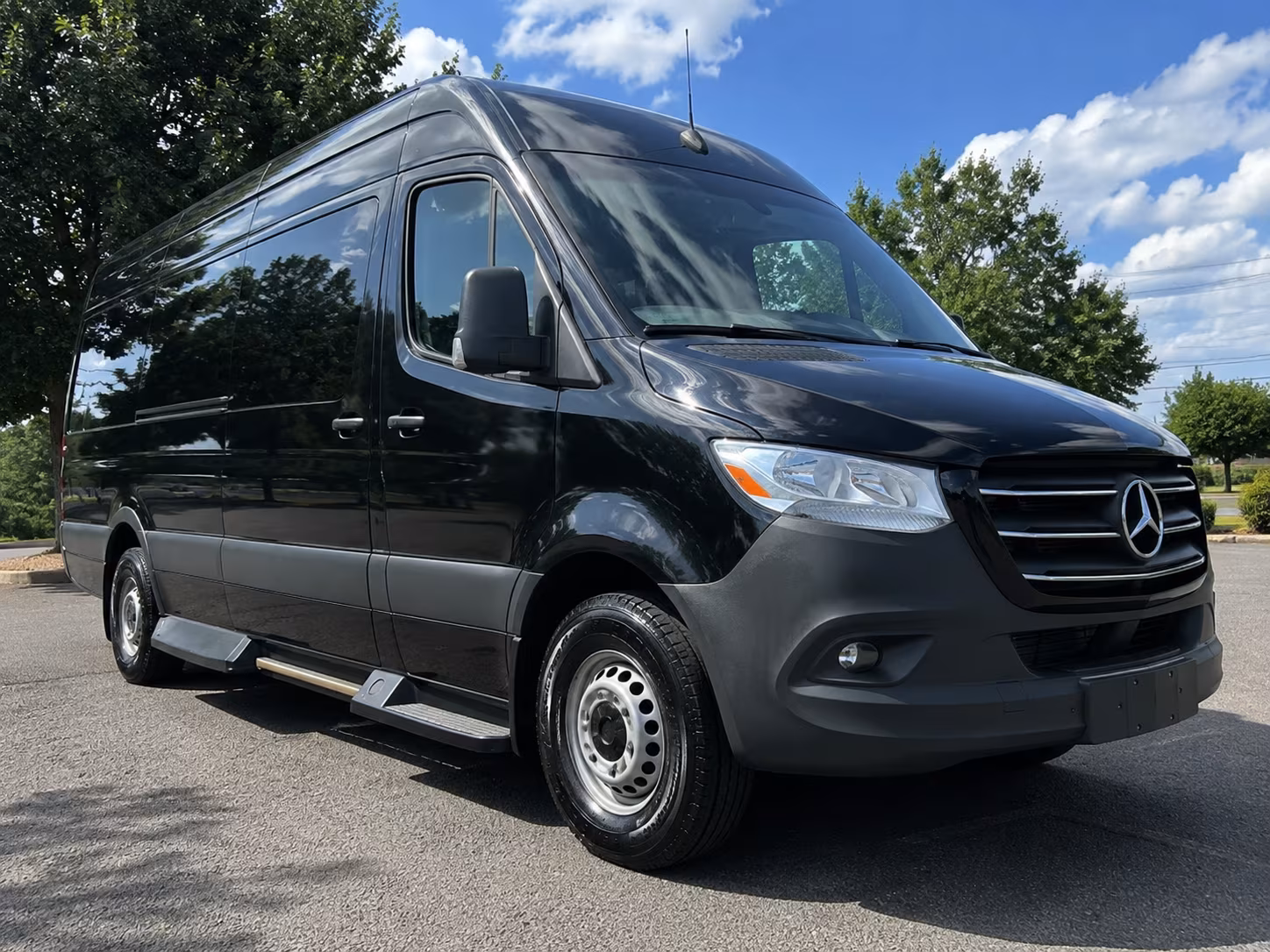 Santa Clara Airport Shuttle & Transportation party bus exterior